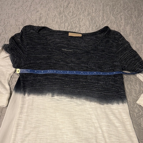 Language Monochrome Top - Picture 5 of 9